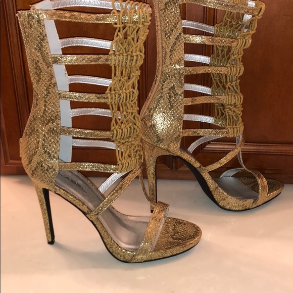 Brand New! C Label Napoli Tan/Gold Heels - Picture 1 of 5